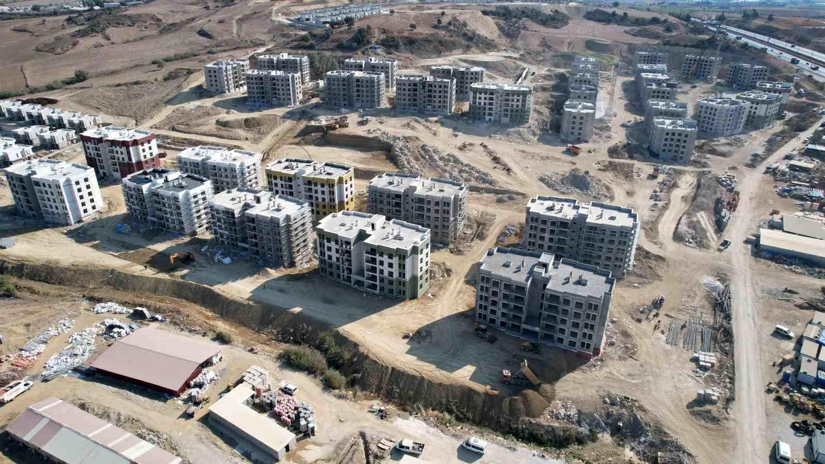 Adana\'da Yeni Afet Konutları İnşaatı Hızla Sürüyor
