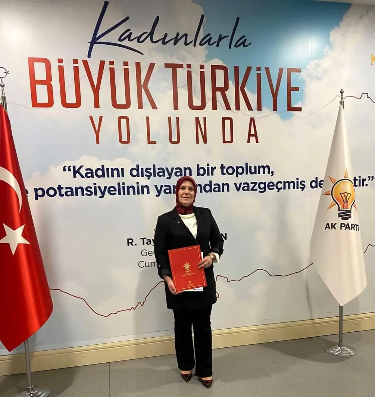 Ebru Temel, AK Parti Turgutlu Kadın Kolları Başkanı