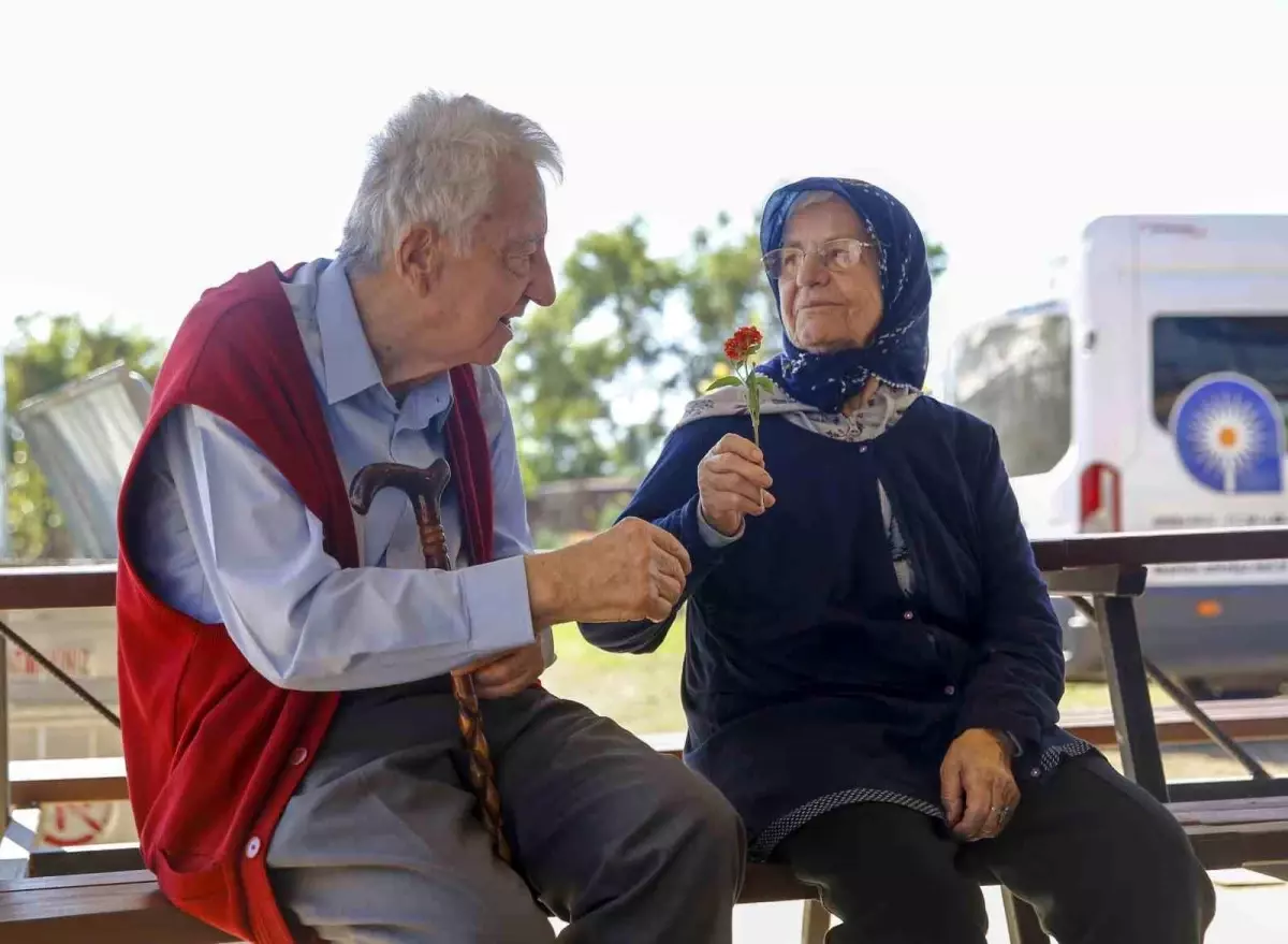 Alzheimer Hastaları İçin Rehabilitasyon Aktiviteleri Devam Ediyor