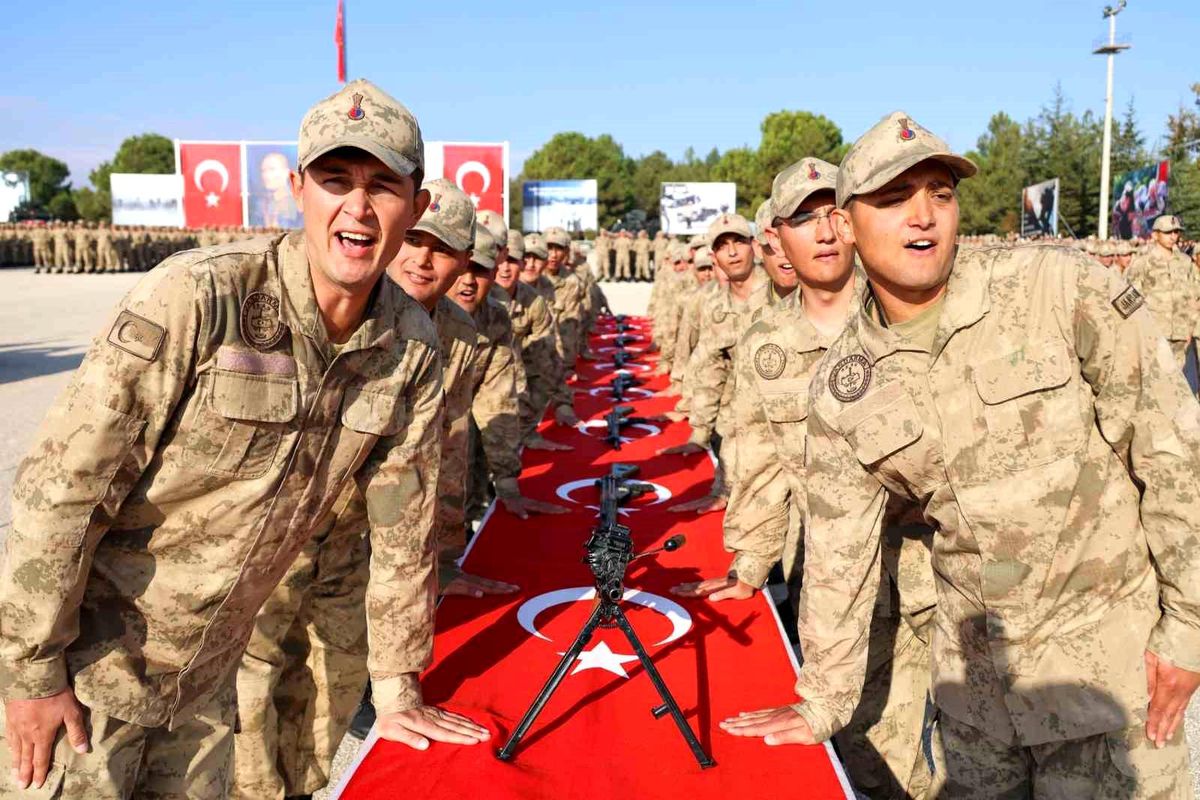 Bilecik\'te 3 Bin 95 Asker Terhis Oldu