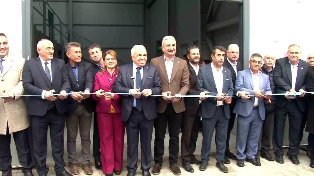 Nilüfer\'de Tıbbi ve Aromatik Bitki İşleme Tesisi Açıldı