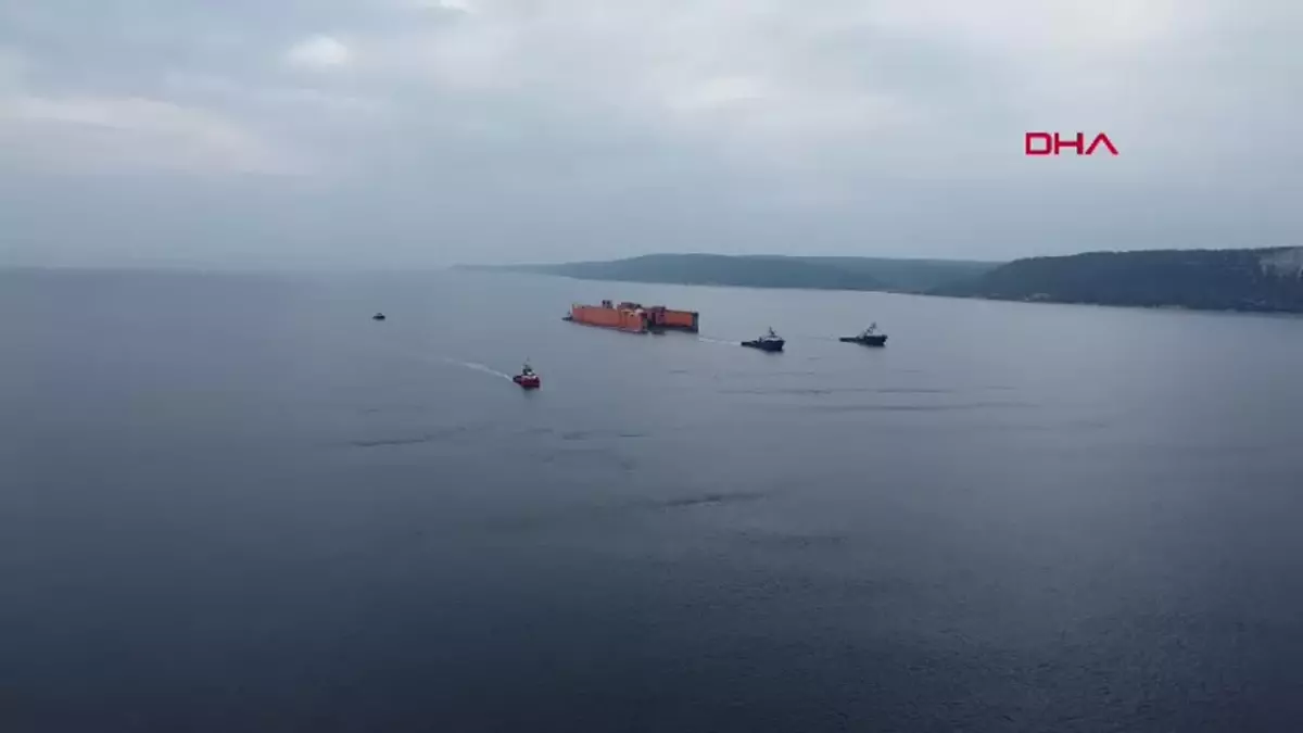 Dourado Yüzer Havuzun Geçişi Boğazı Kapattı