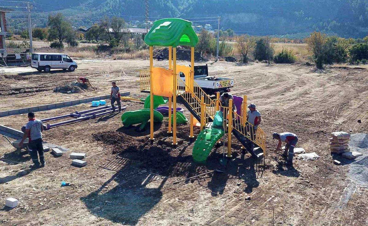 Bayır Mahallesi\'nde Çocuklar İçin Oyun Parkı Yapıldı