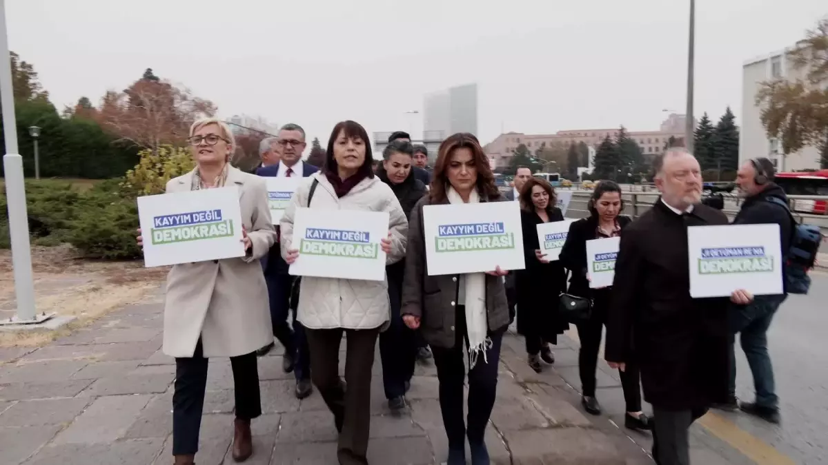 Dem Parti Heyeti Kayyumlara Karşı TBMM\'den İçişleri Bakanlığı\'na Yürüdü: "barışın Yolu, Kayyumdan Geçmez"