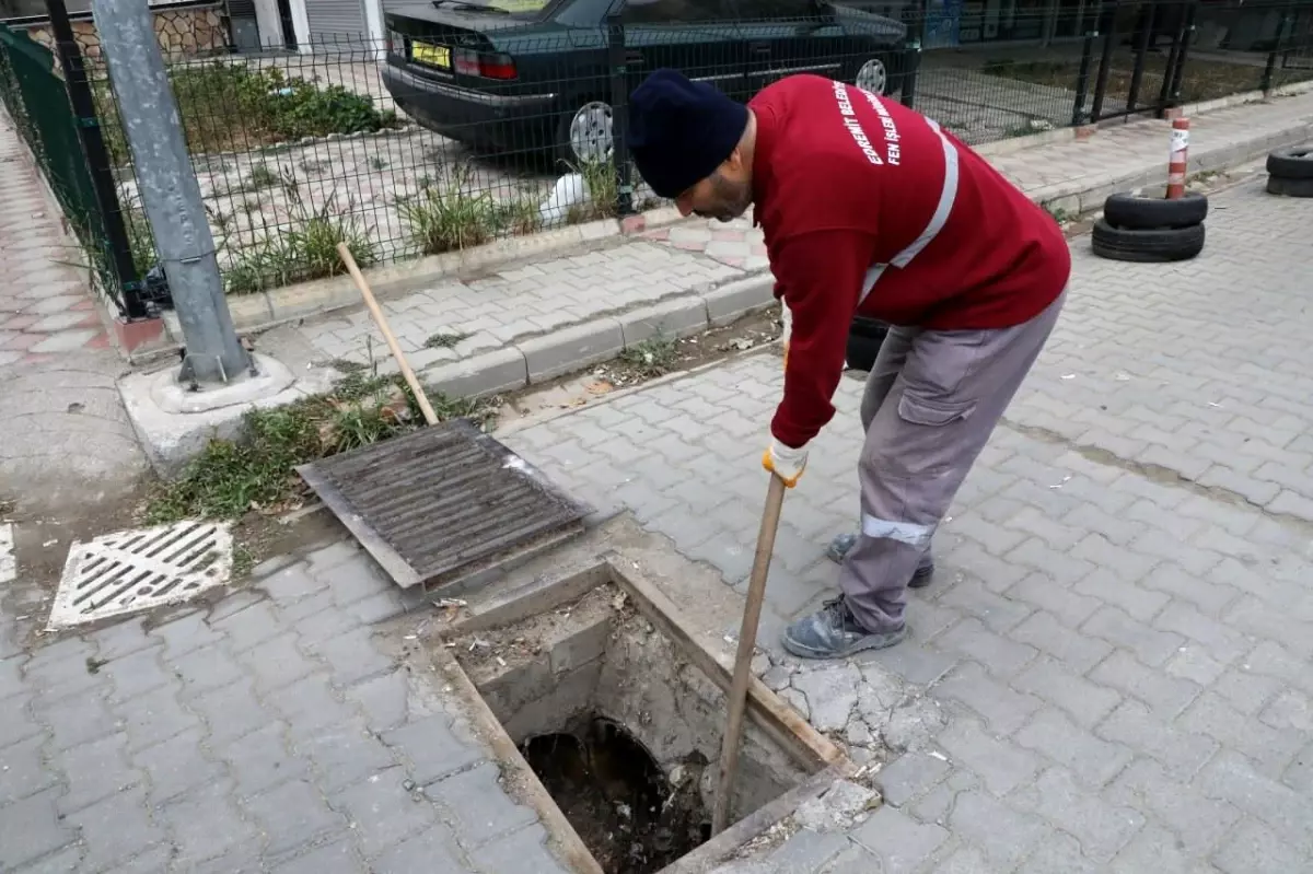 Edremit Belediyesi Yağışlara Karşı Önlemlerini Alıyor