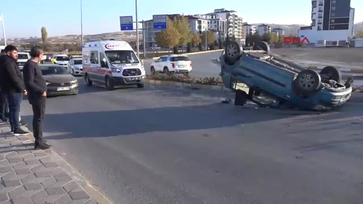 Elazığ\'da Takla Atan Araçta 2 Yaralı