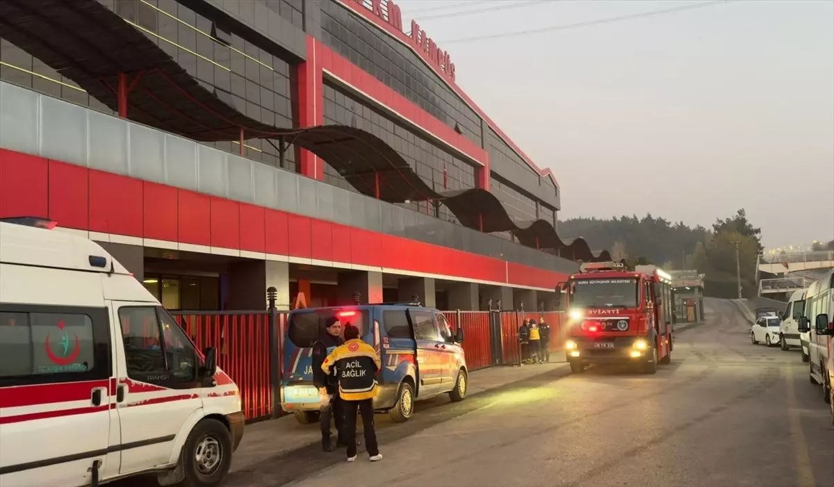 Mudanya\'da okul yangını: Bir kişinin cesedi bulundu