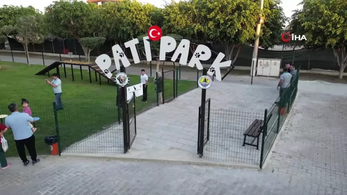 Erdemli\'de Geri Dönüşüm ile Yapılan Pati Park Açıldı