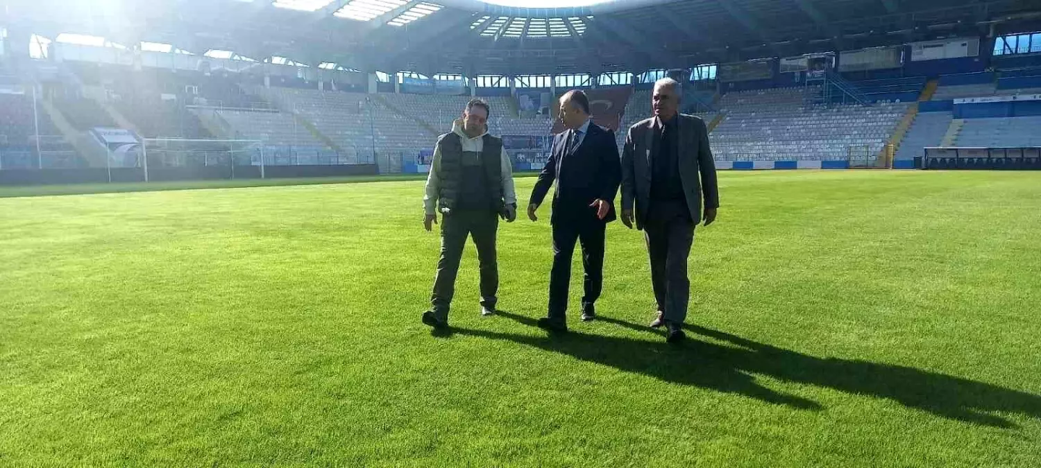 Kazım Karabekir Stadı\'nda Takdirle Anılan Zemin