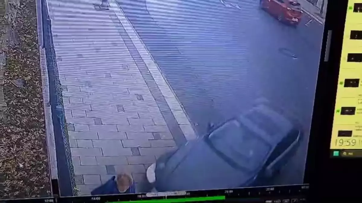 Hemşireye Otomobil Çarptı, Hayatını Kaybetti