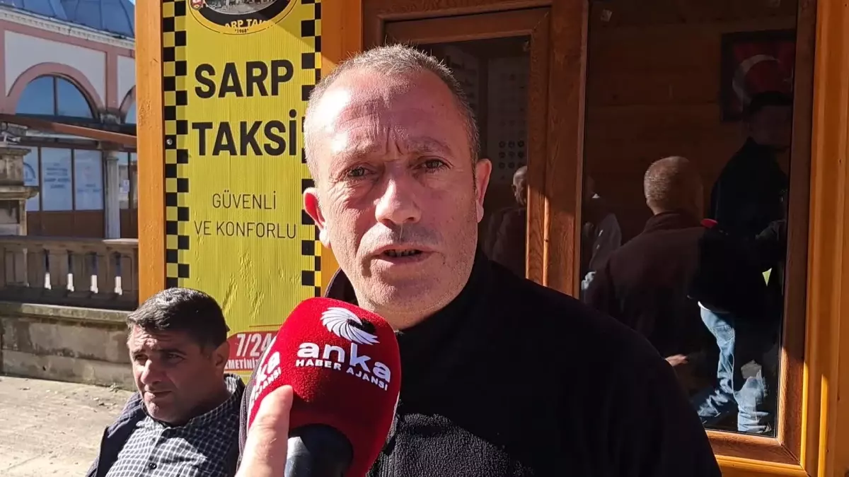 Sarp Sınır Kapısı\'nda Taksicilerin Sorunları