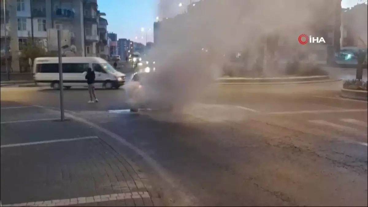 Seyir Halindeki Araç Yangın Korkusu Yarattı