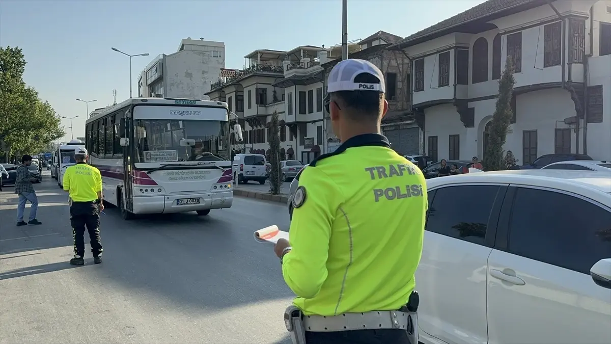 Adana\'da 35 Sürücüye Korna Cezası