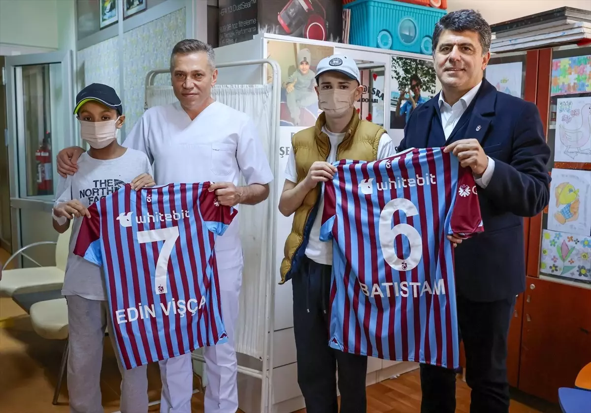 Trabzonspor\'dan Lösemili Çocuklara Moral Ziyareti
