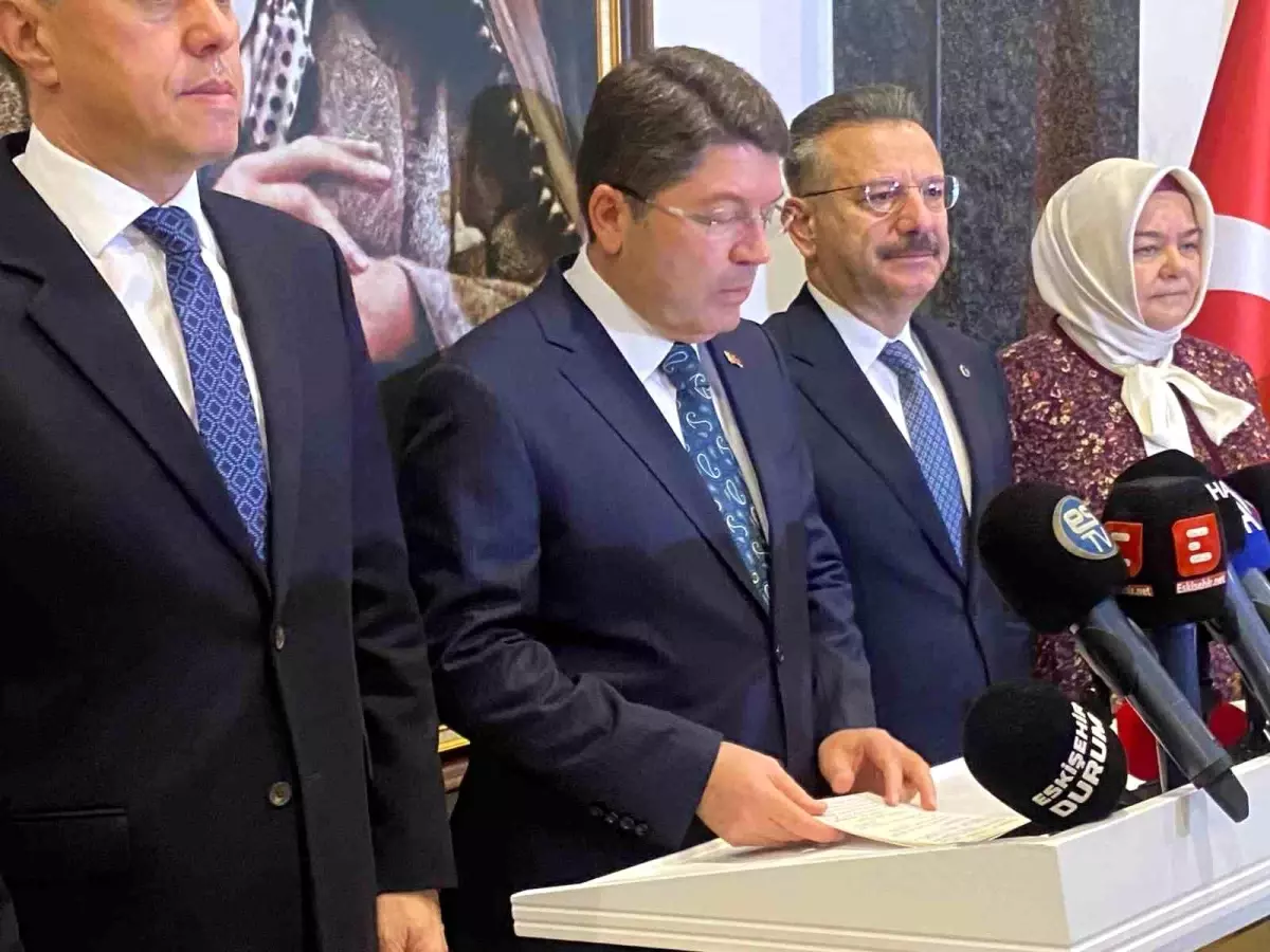 Adalet Bakanı Tunç\'tan Belediyesi Soruşturmaları Hakkında Açıklama