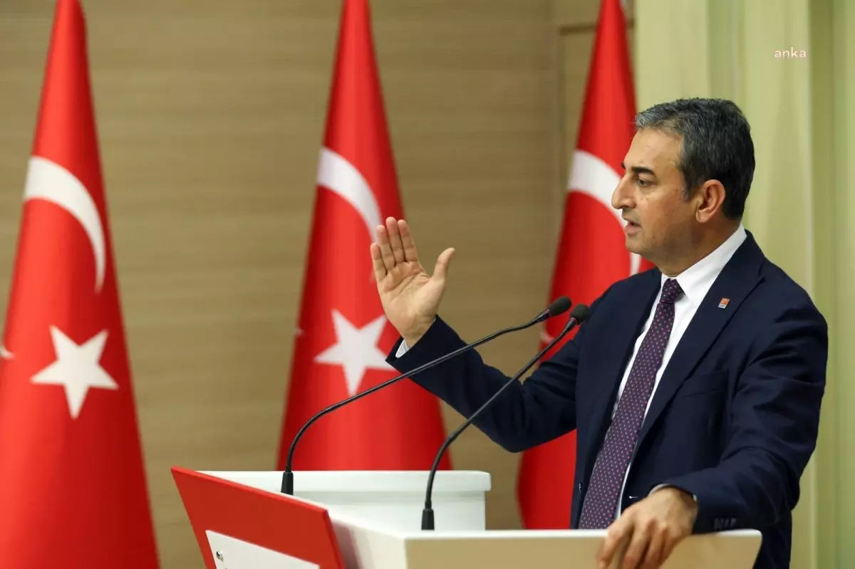 Burhanettin Bulut: "Vatandaşı \'Nas\' Çarptı, Faiz Yükü 3 Yılda 6 Kat Arttı, Maaş Kredi Kartı Faizine Gidiyor"