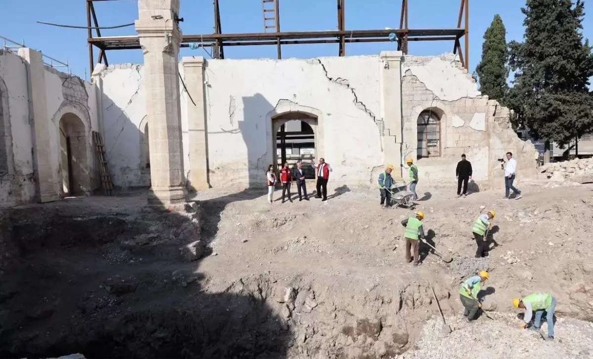 Ulu Cami Yeniden İnşa Ediliyor