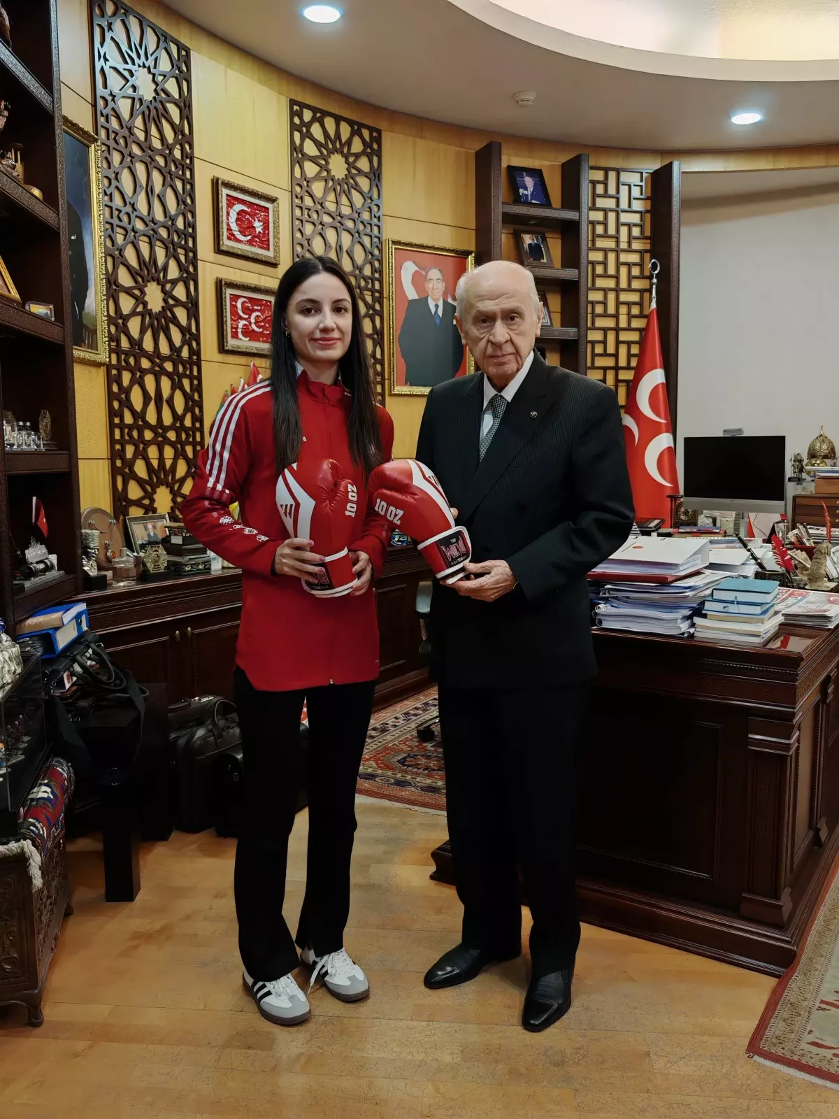 Devlet Bahçeli, Avrupa 3\'üncüsü Aybüke Kılınç\'ı kabul etti