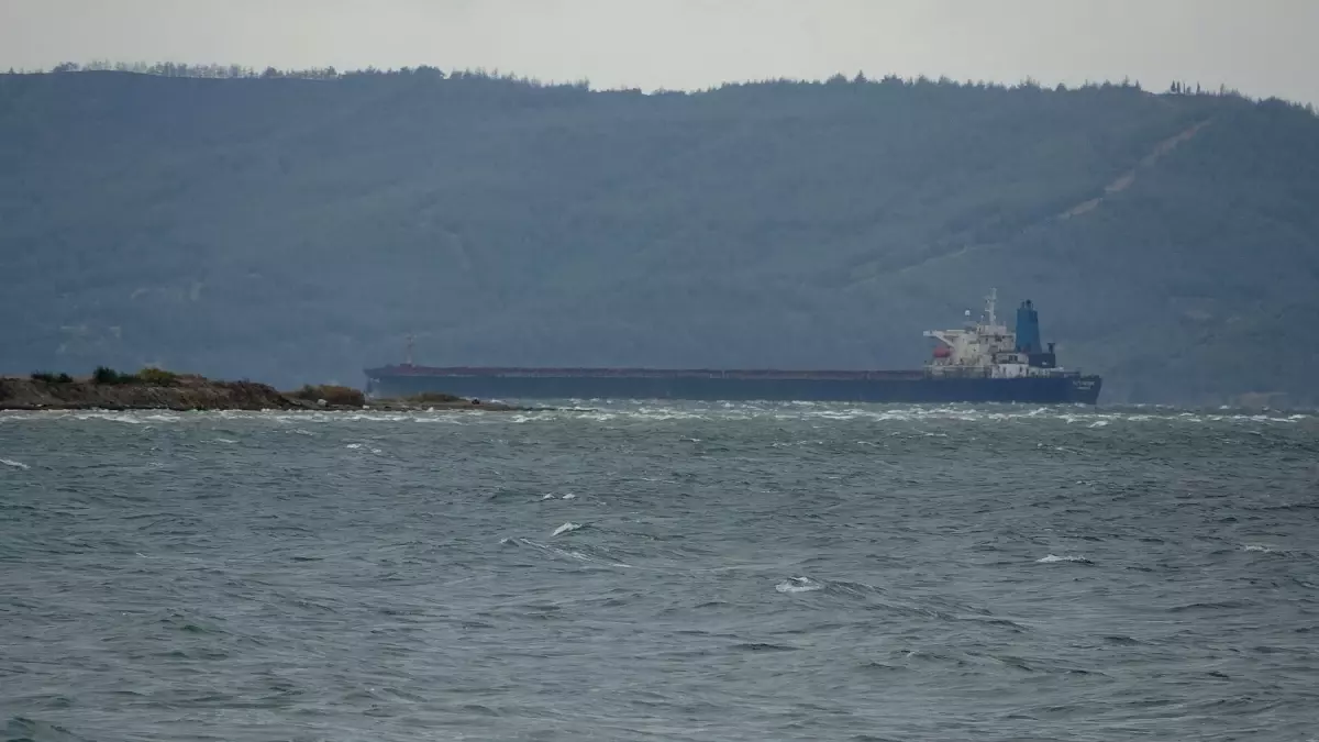 Çanakkale Boğazı\'nda Makine Arızası, Gemi Trafiği Askıya Alındı