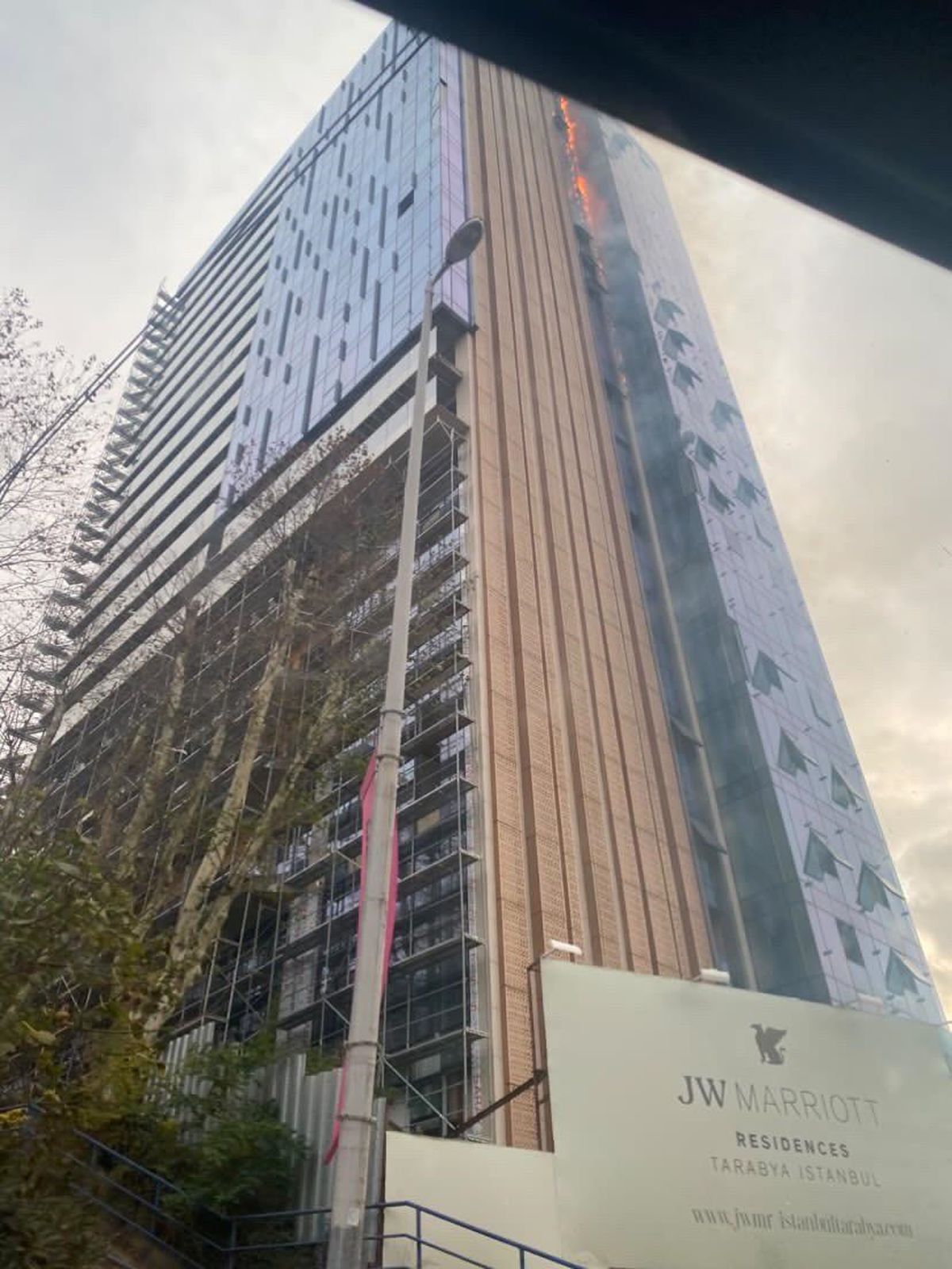Sarıyer\'de otel inşaatında yangın-1