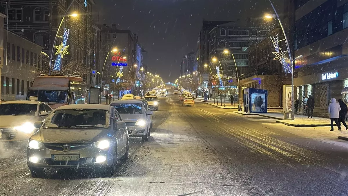 Erzurum\'u Kar Kapladı