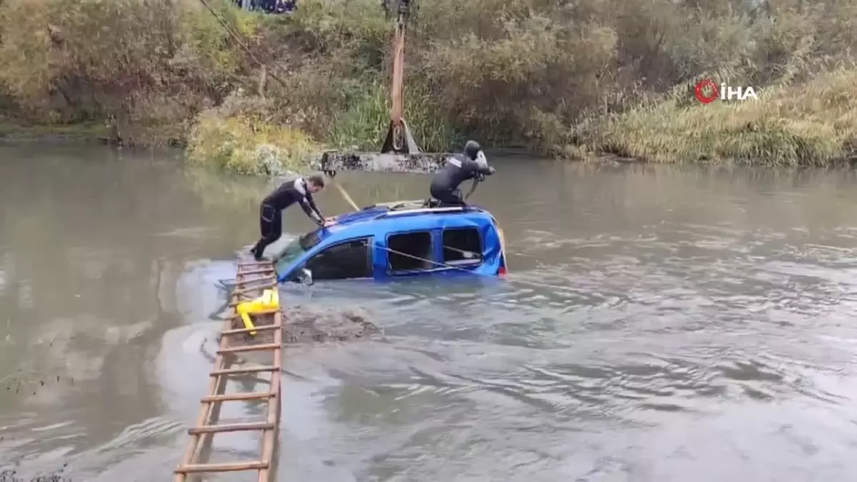 Yeşilırmak Nehri\'ne Düşen Araç Kurtarıldı