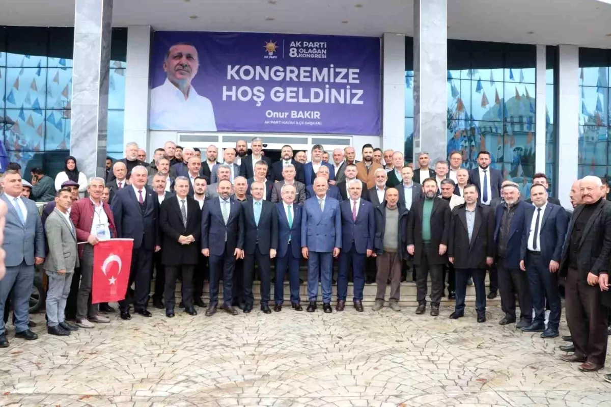 AK Parti Kavak İlçe Kongresi\'nde Onur Bakır Yeniden Başkan Seçildi