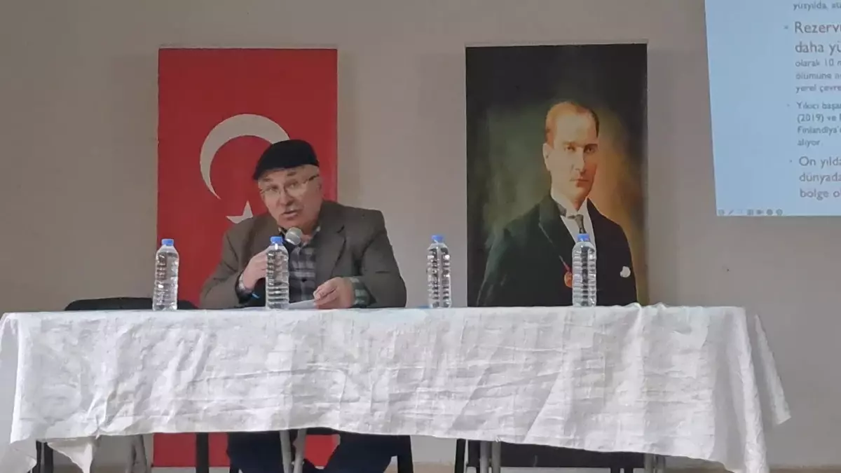 Artvin Ardanuç\'ta Siyanürle Altın Madeni Çıkarma Projesine Karşı "Tehlike Kapımızda" Başlıklı Panel Düzenlendi