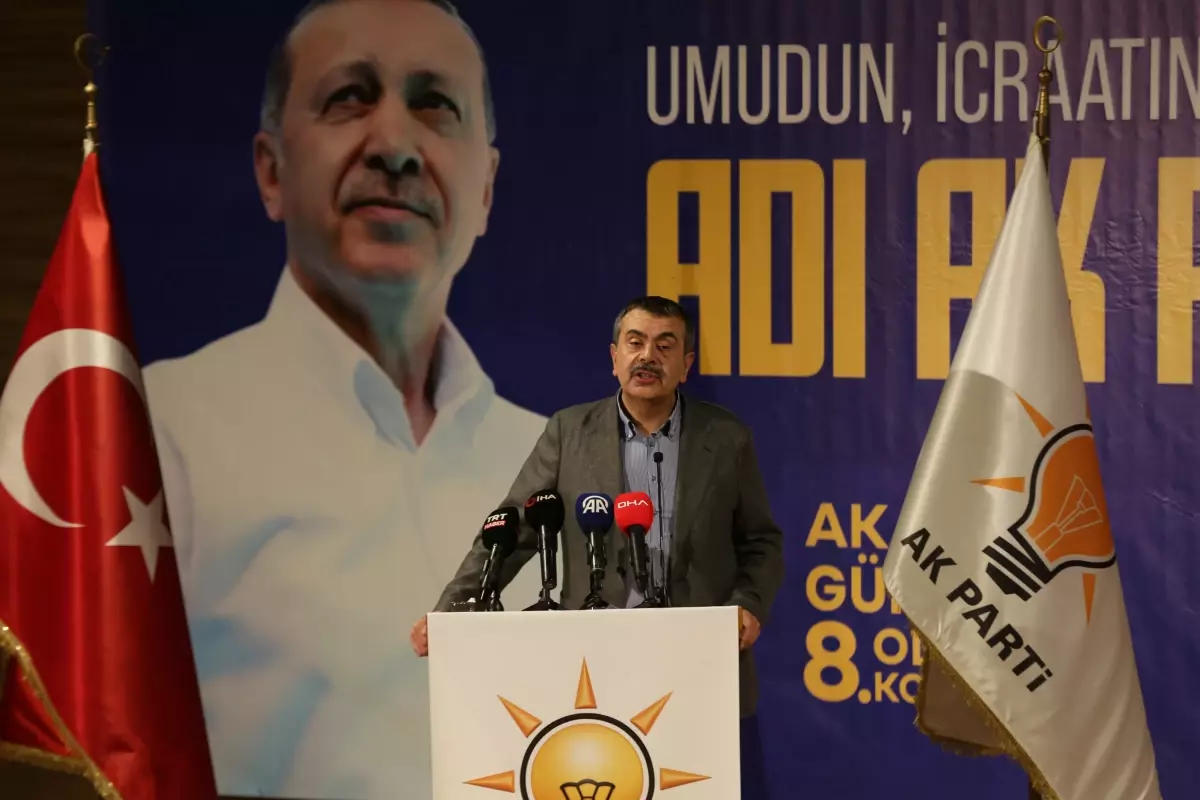 Bakan Tekin: CHP\'nin mevcut yönetimi kendi tarihleri ile ilgili hiçbir şey bilmiyor