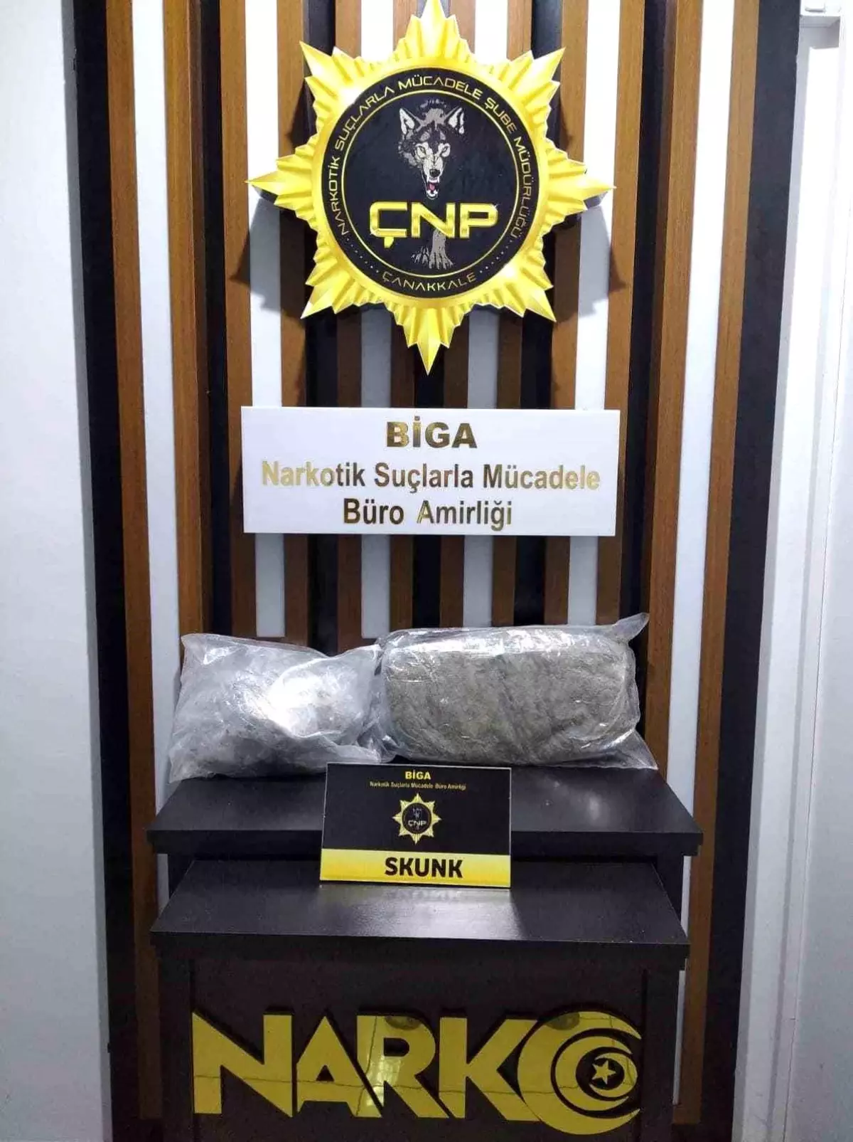 Biga\'da 1.7 kg Skunk Ele Geçirildi