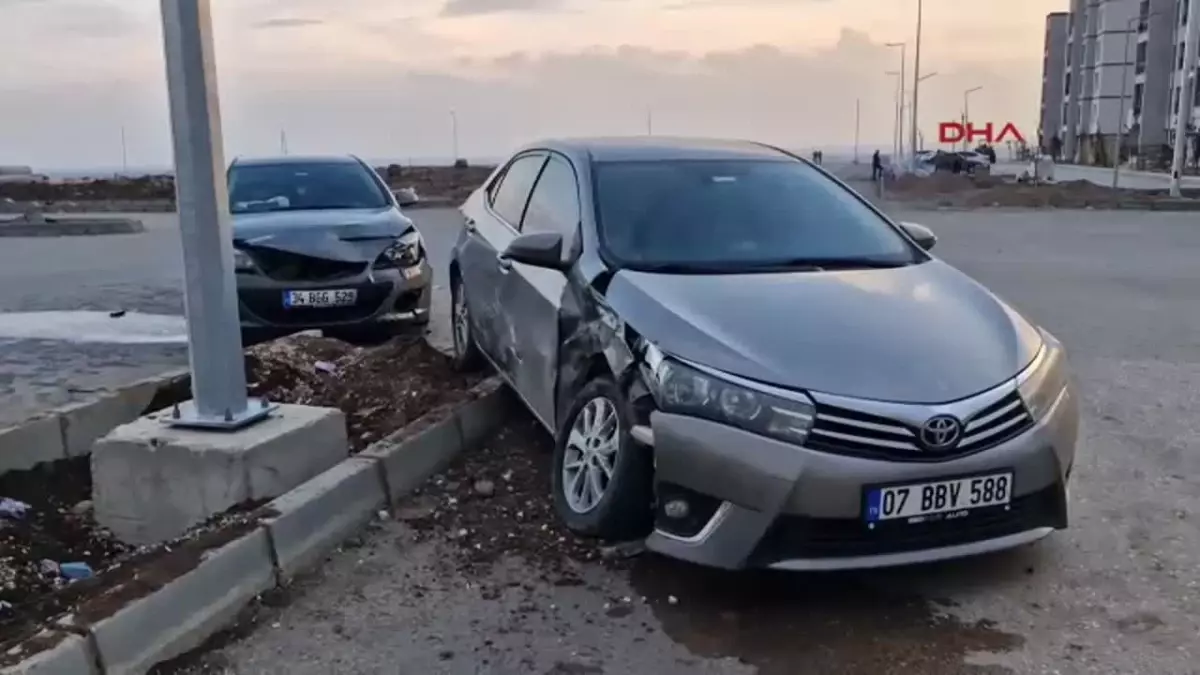 Diyarbakır\'da Trafik Kazası: İki Yaralı