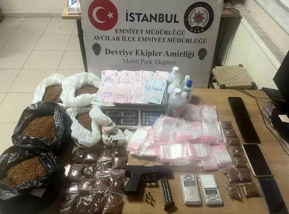 İstanbul\'da Uyuşturucu Operasyonu: 5 Gözaltı