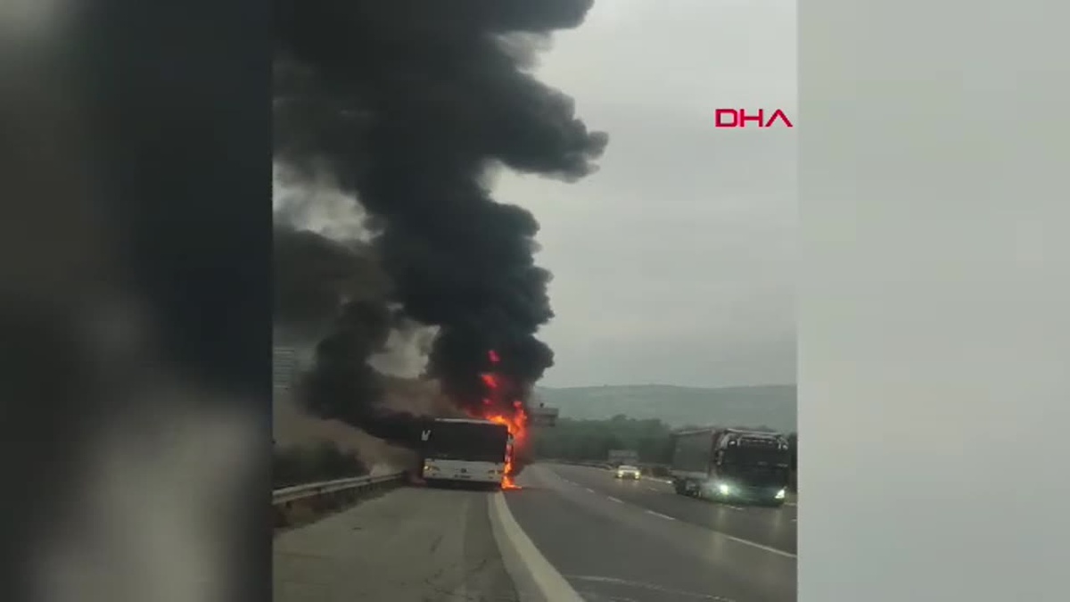 Adana Otoyolu\'nda Yolcu Otobüsü Yangın Çıkardı