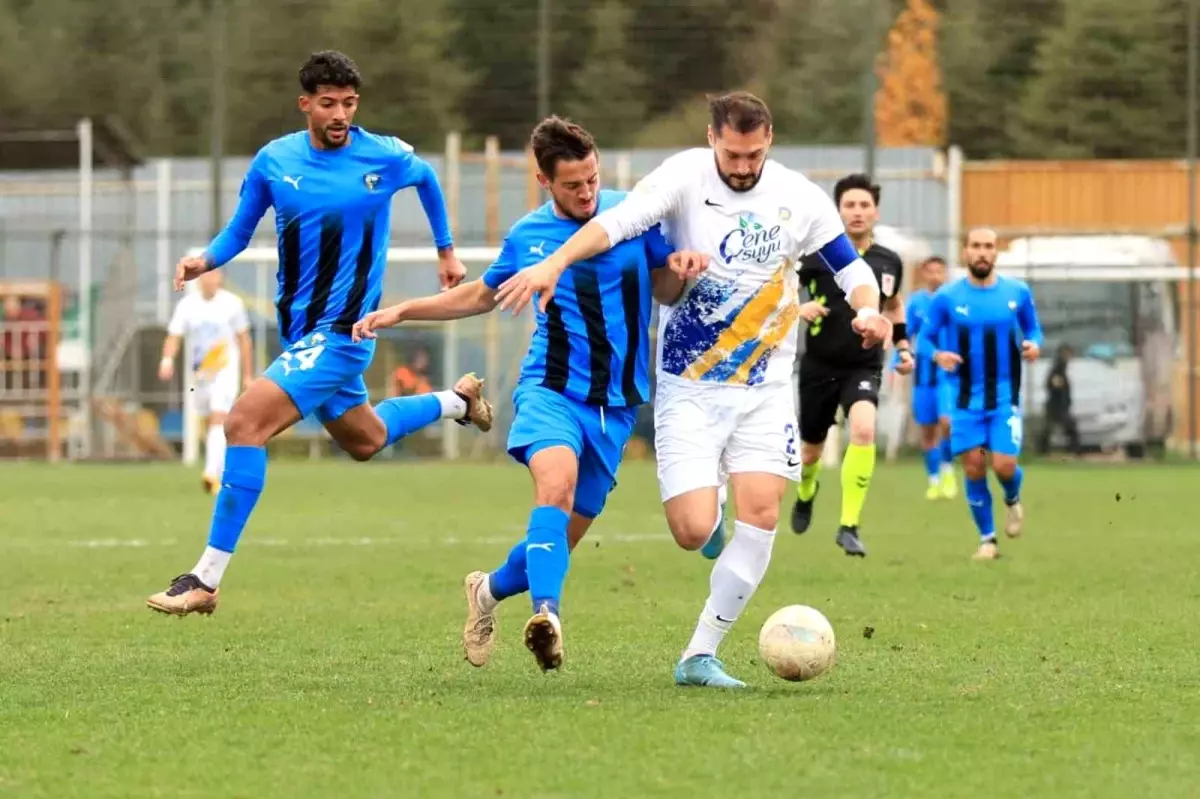 Belediye Derincespor, Karacabey Belediyespor\'a 2-0 Mağlup Oldu