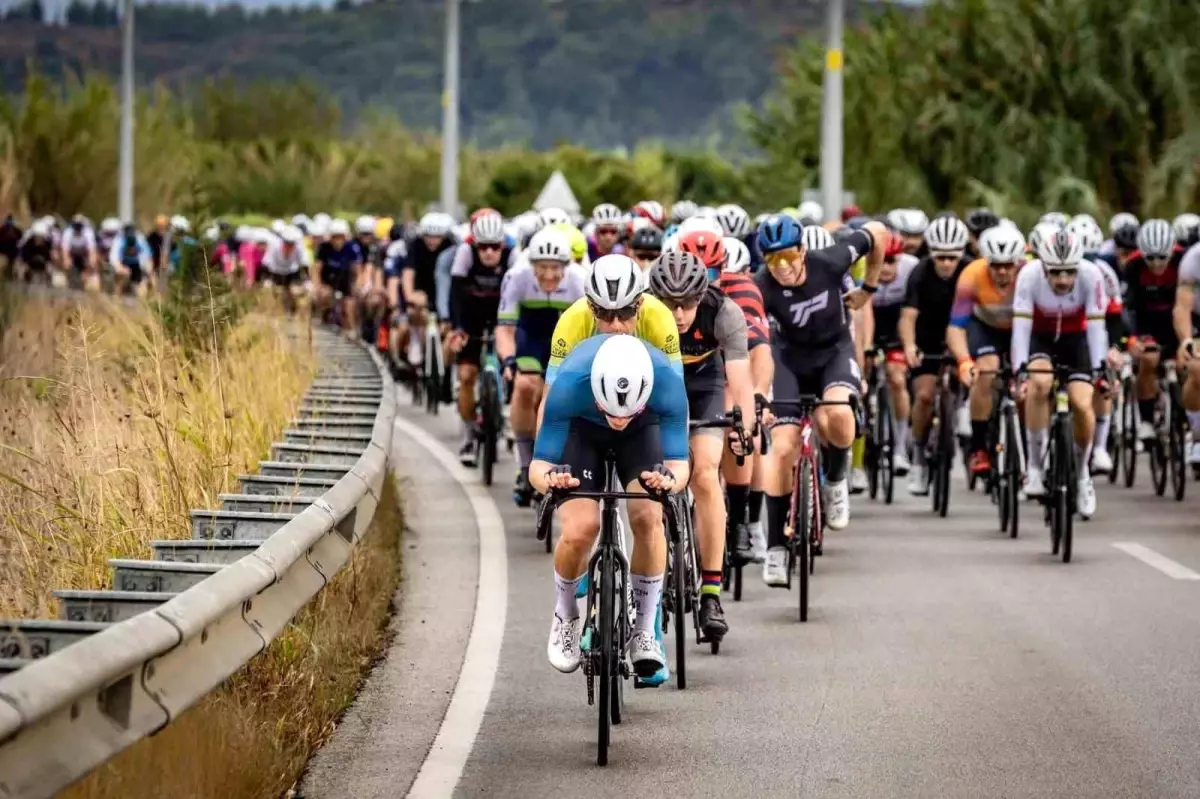 Antalya\'da Gran Fondo Bisiklet Yarışı Yapıldı