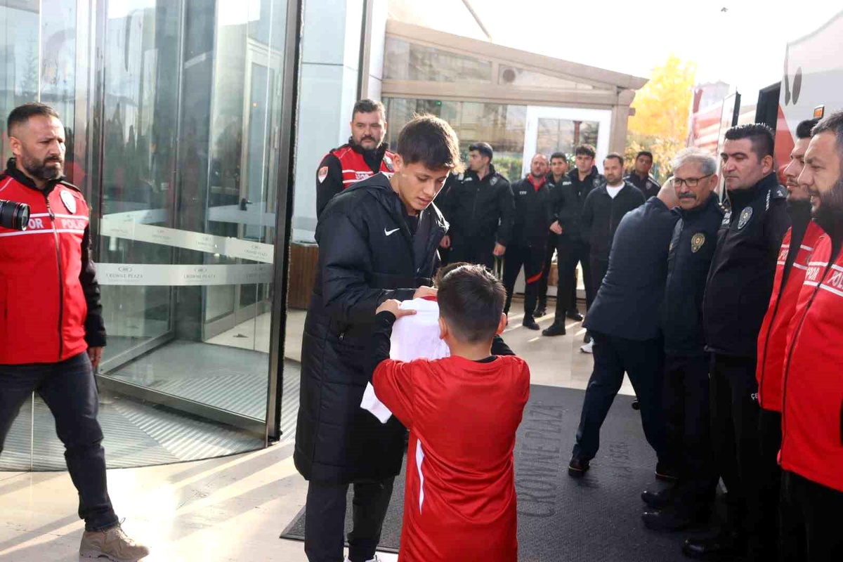 A Milli Takım Karadağ\'a Hareket Etti