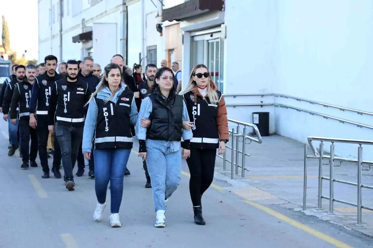 Adana Büyükşehir Belediyesi\'ne Rüşvet İddiası: Dava Devam Ediyor