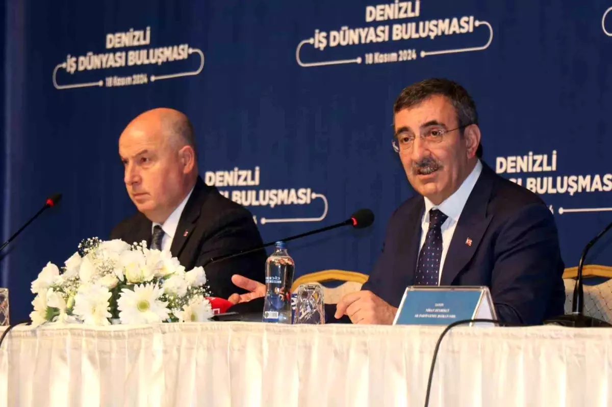 Cumhurbaşkanı Yardımcısı Yılmaz: "Üç kredi kuruluşunun iki kademe not artırdığı tek ülke Türkiye"