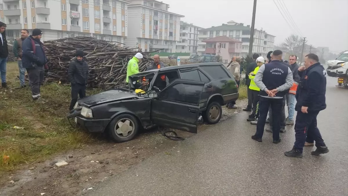 Düzce\'de Trafik Kazası: İki Yaralı