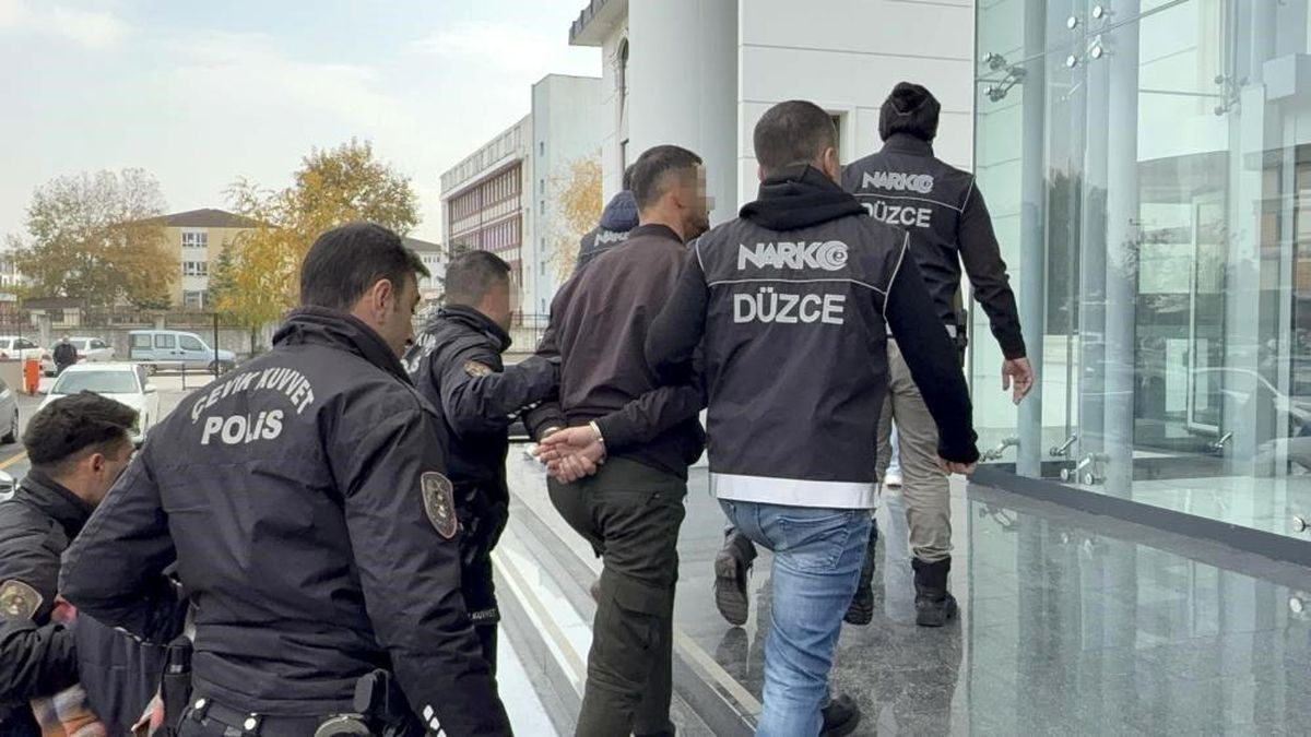 Düzce\'de Uyuşturucu Operasyonları: 5 Tutuklama