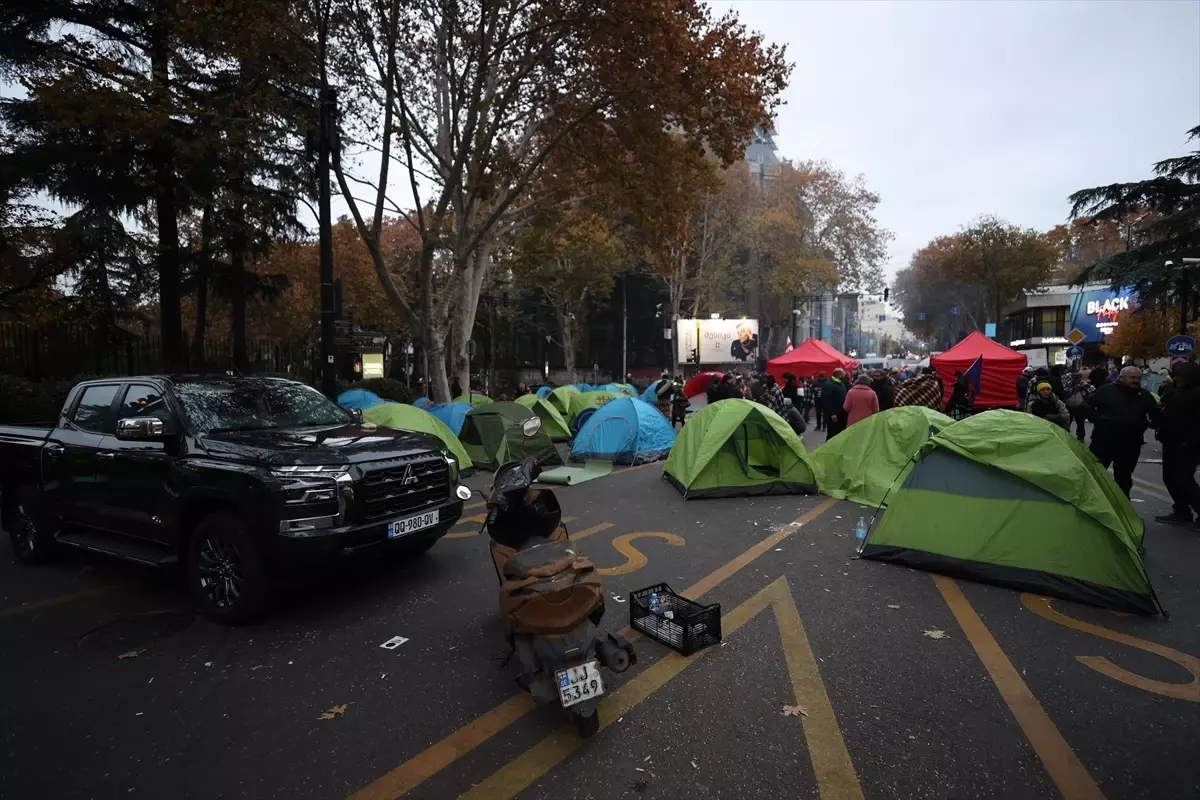 Gürcistan\'da Seçim Protestosu Devam Ediyor