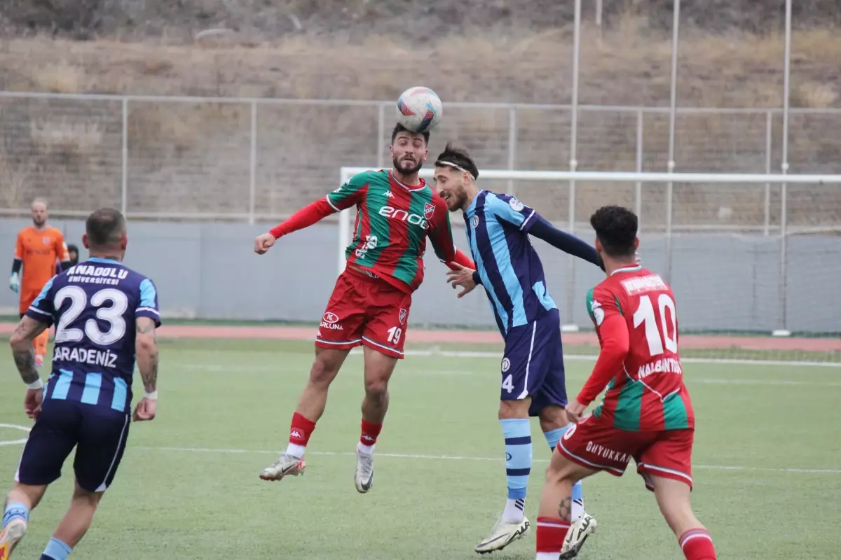 Karşıyaka, Anadolu Üniversitesi\'ne Yenilerek Zirve Yarışında Zor Durumda