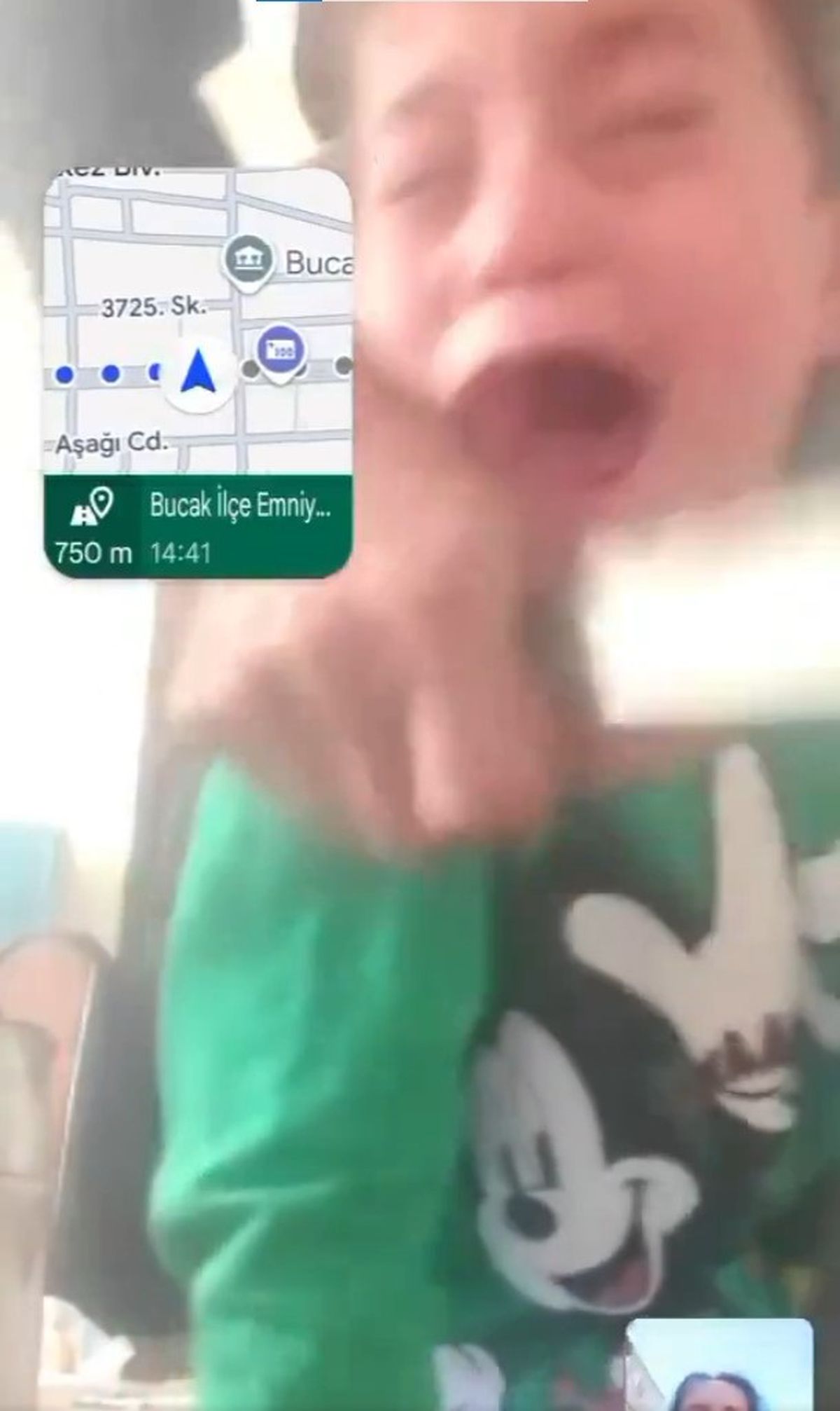 Öz evladının boğazına bıçak dayayıp karısını tehdit etti: Öldüreceğim