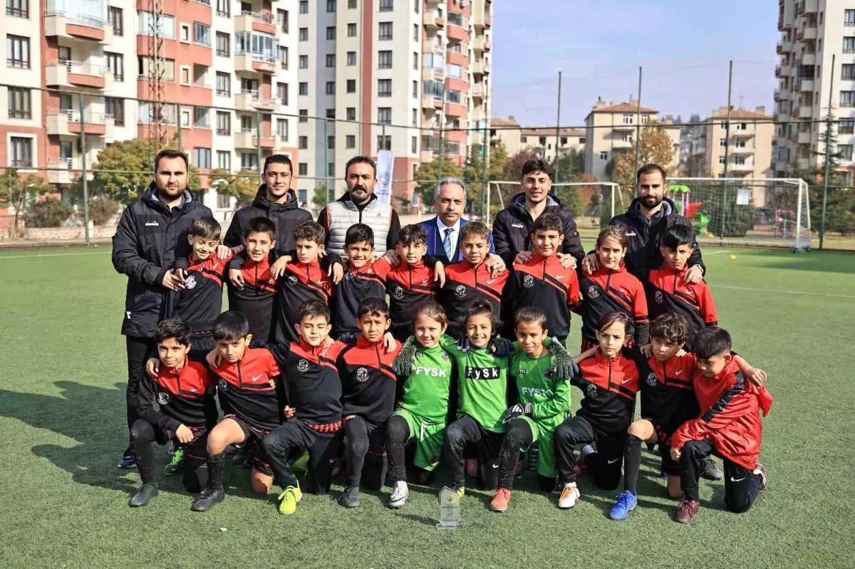 Talas\'ta Ara Tatil Futbol Turnuvası: Şampiyon Kayserispor