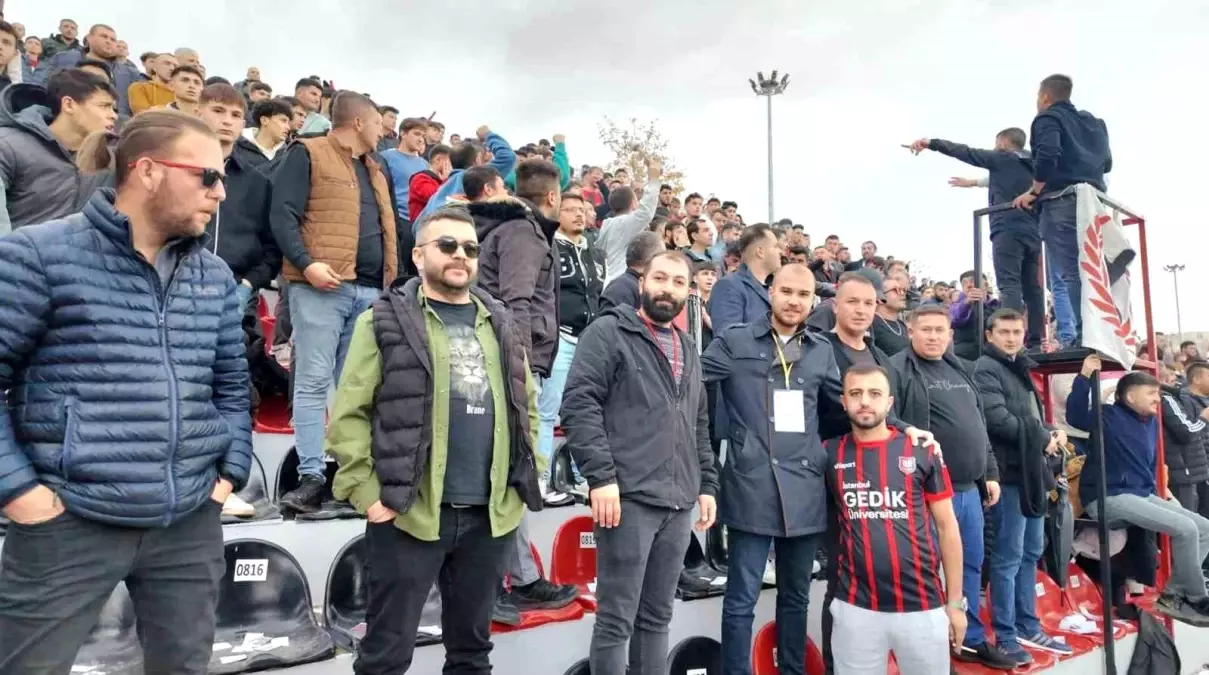 Uşakspor, Silivrispor\'u 6-0 mağlup ederek ligde lider konuma yükseldi