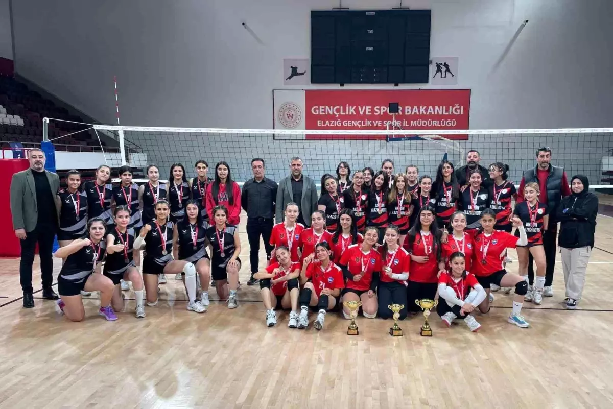 Elazığ\'da Voleybol Şampiyonu Elazığ Voleybol Akademi