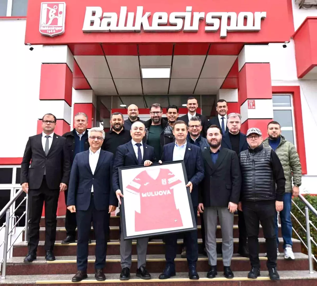 Başkan Akın, Balıkesirspor\'u Ziyaret Etti