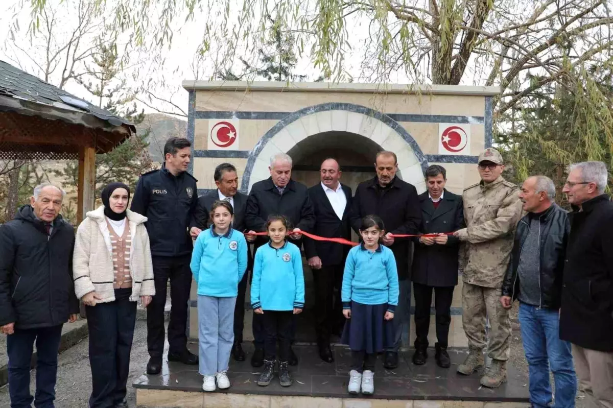 Bayburt\'ta şehit Ömer Halis Demir adına yaptırılan çeşmenin ve Taht köyü konağının dualarla açılışı yapıldı