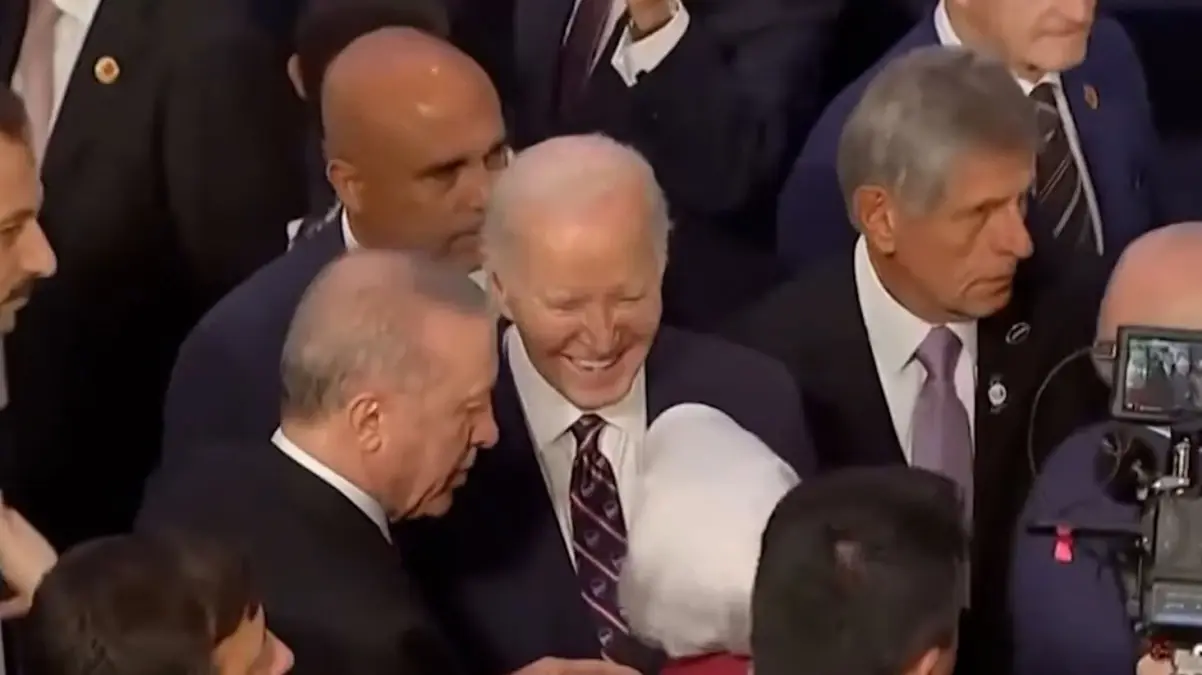 Cumhurbaşkanı Erdoğan, G20 Zirvesi\'nde Biden ile ayaküstü sohbet etti