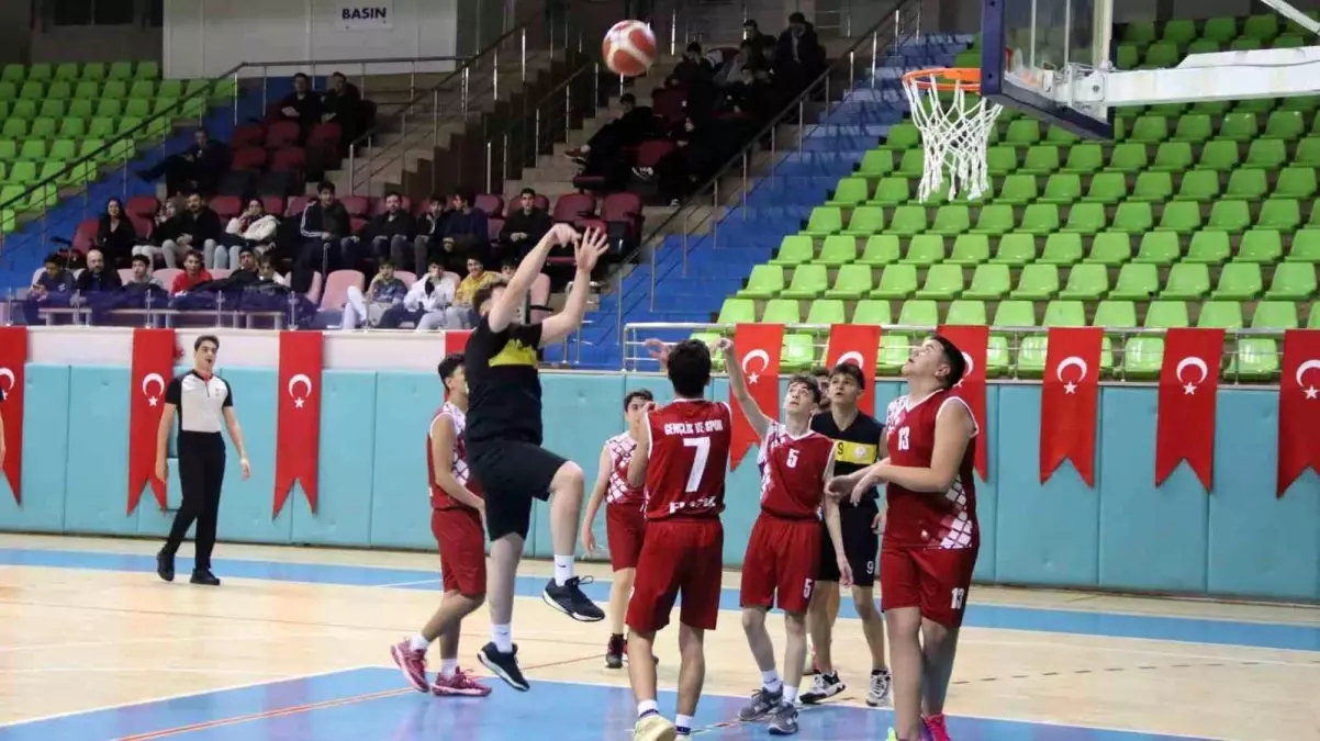 Elazığ\'da U18 Basketbol Ligleri Başladı